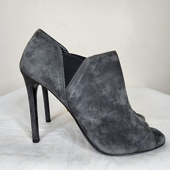 Authentic Prada Grey Suede Peep Toe Stiletto Heels size 38.5IT/8US - Picture 4 of 13